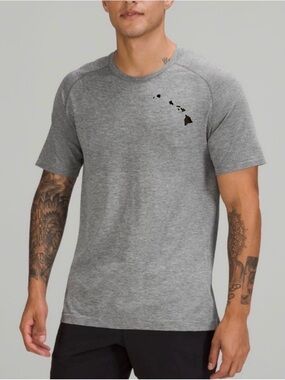 Lululemon Hawaii Exclusive Metal Vent Tech Tee in Slate/White